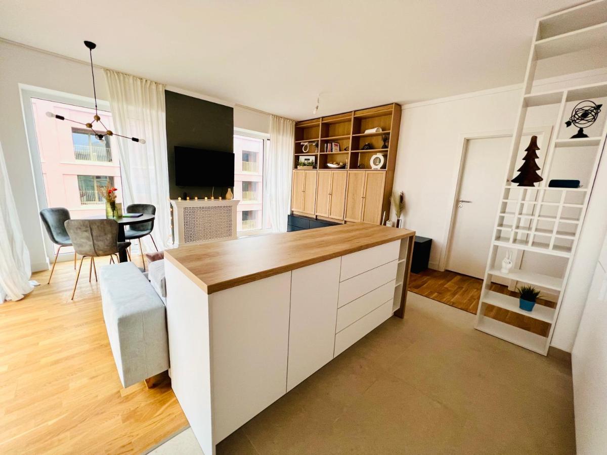 בוקרשט Exquisite - Two Bedroom Apartment מראה חיצוני תמונה